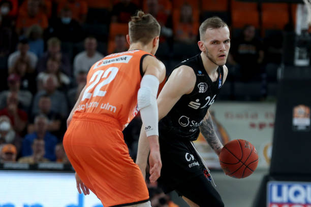 他的故事告 他的故事告