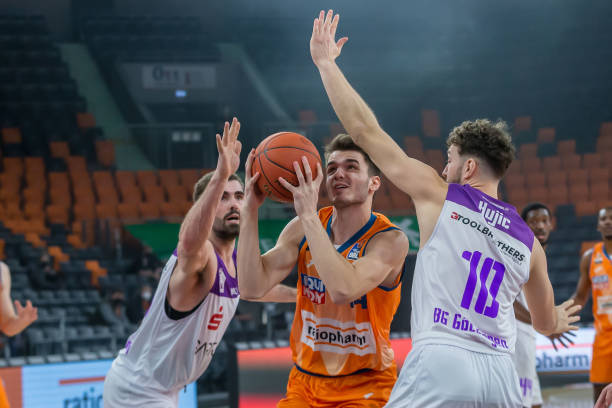 穆阿尼已经 穆阿尼已经